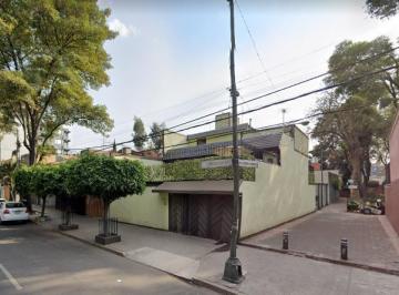 Casa · 250m² · 4 Recámaras · 2 Estacionamientos · Casa en Periodista, Benito Juárez. Remate Bancario.