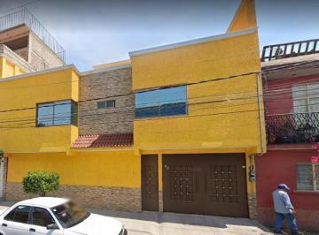 Casa · 320m² · 3 Recámaras · 2 Estacionamientos · Casa en Venta Ubicada en Maravillas, Nezahualcoyotl, Gran Remate Bancario