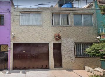 Casa · 90m² · 3 Recámaras · 2 Estacionamientos · Laguna de La Mancha 89, Granada, Miguel Hidalgo, Ciudad de México.