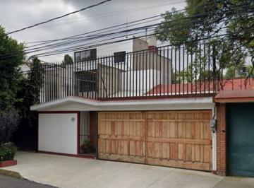 Casa · 288m² · 5 Recámaras · 2 Estacionamientos · Casa en Coyoacan, Gran Plusvalia, Remate Bancario.