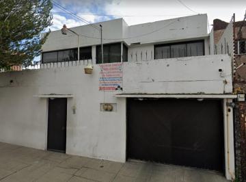Casa · 370m² · 6 Recámaras · 2 Estacionamientos · Casa en San Pedro Zacatenco Cdmx, Remate Bancario.