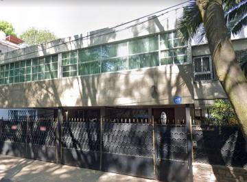 Casa · 210m² · 4 Recámaras · 2 Estacionamientos · Casa en San Miguel Chapultepec, Gran Gran Plusvalia. Remate Bancario