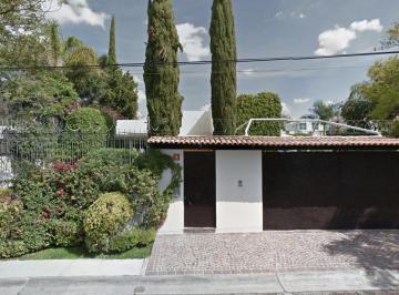 Casa · 450m² · 5 Recámaras · 3 Estacionamientos · Casa en Remate, en Juriquilla, Querétato