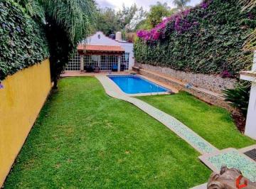 Casa · 250m² · 2 Recámaras · 2 Estacionamientos · Casa de un Nivel en Rancho Cortes, Al Norte de Cuernavaca