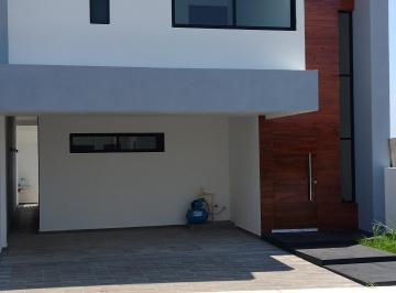 Casa de 3 habitaciones, Alvarado · Casa Nueva en Venta, con Alberca, y Terraza Vista Laguna