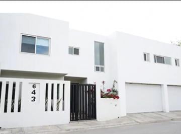 Casa de 6 habitaciones, Saltillo · Se Renta Casa Equipada y Amueblada Al Norte de La Ciudad