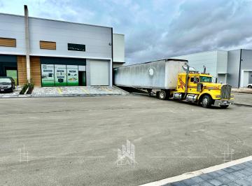Rampa y dock de acceso · Naves Industriales Premium con Máxima Seguridad Para Nearshoring