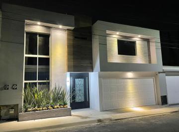 Casa de 4 habitaciones, Monterrey · Casa en Venta en Satelite En. Monterrey, N. L.