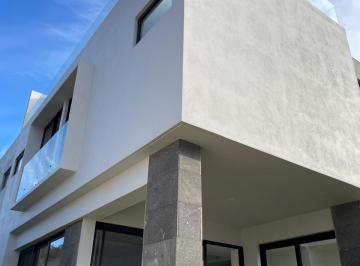 Casa de 4 habitaciones, Zapopan · Magnifica Casa en Venta en Los Robles Residencial