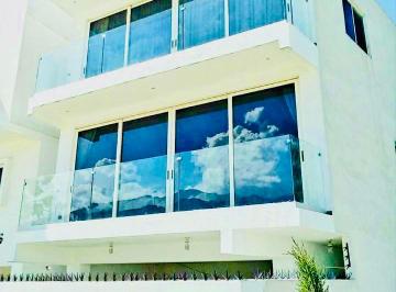 Casa de 3 habitaciones, Monterrey · Casa Inteligente en Fraccionamiento Privado. Acceso a Las Avs Principales