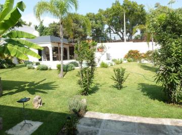 Casa · 1430m² · 3 Recámaras · 10 Estacionamientos · Venta de Casa en La Colonia Reforma, Cuernavaca, Morelos.