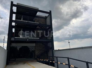 Local comercial · 550m² · 8 Estacionamientos · Renta de Edificio en Av de La Luz