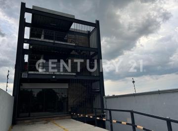 Local comercial · 550m² · 8 Estacionamientos · Renta de Edificio en Av de La Luz