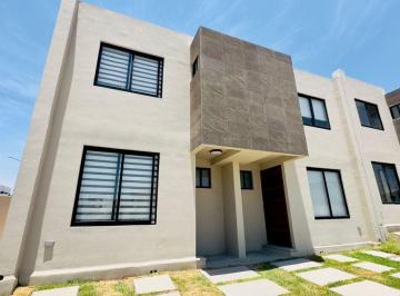 Casa · 93m² · 3 Recámaras · 1 Estacionamiento · Casa Venta por Sonterra 3 Recamaras 3 Baños y Cuarto de Tv