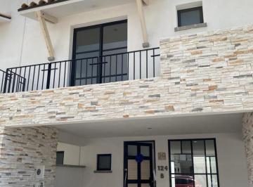 Casa · 192m² · 3 Recámaras · 2 Estacionamientos · Renta de Casa en Sacromonte Residencial de 3 Recamaras y Casa Club con Alberca