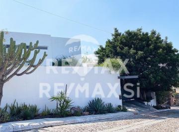 Casa · 633m² · 4 Recámaras · 4 Estacionamientos · Casa Venta Vista Real Real del Monte