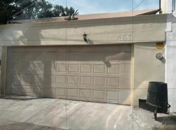 Casa de 4 habitaciones, Monclova · Casa en Venta en Monclova