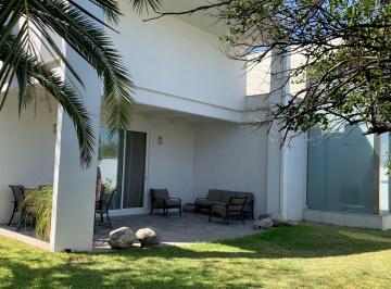 Casa de 3 habitaciones, Monterrey · Venta Residencia Vista Hermosa