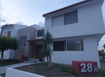 Casa de 6 habitaciones, San Juan del Río · Venta Gran Casa en Fracc Campestre San Juan Sjr Qro Sala Doble Altura 6r 4b