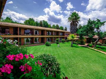 Edificio de 74 habitaciones, Uruapan · Hotel en Venta en Uruapan Michoacán con Salón de Eventos Para 1,000 Personas.