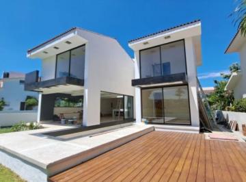 Casa de 4 habitaciones, Cuernavaca · Estrena Residencia con Magnifica Vista Al Campo, Paraiso Country Club
