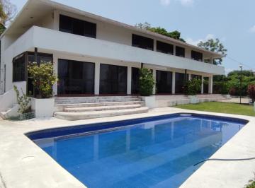 Casa de 6 habitaciones, Emiliano Zapata · Casa Sola con Alberca y Jardin en Burgos