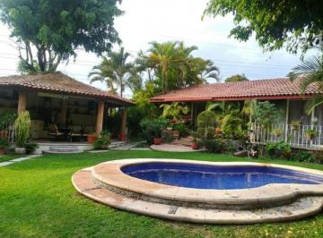 Casa · 1070m² · 3 Recámaras · 5 Estacionamientos · Casa en Privada en Palmira Tinguindin Cuernavaca - Maz - 1794 - Cp