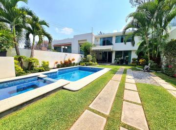 Casa de 3 habitaciones, Cuernavaca · Casa Sola en Fraccionamiento con Seguridad 24 Horas en Zona Norte