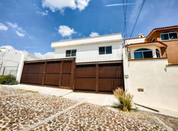 Casa de 4 habitaciones, Querétaro · Casa en Renta en Loma Dorada con Vista a La Ciudad 4 Recamaras Espacios Amplios
