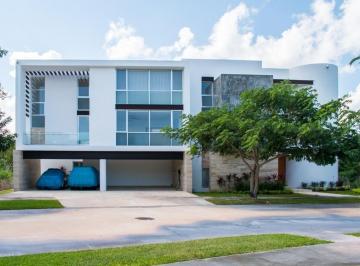 Casa en condominio · 1200m² · 10 Recámaras · 4 Estacionamientos · Espectacular Residencia en Cabo Norte