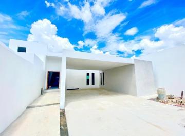 Casa · 450m² · 4 Recámaras · 4 Estacionamientos · Casa en Venta en Dzitya, de 2 Plantas, con 4 Habitaciones.