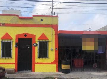 Casa · 208m² · 4 Recámaras · 1 Estacionamiento · Casa en Venta en El Centro - Barrio de Santiago