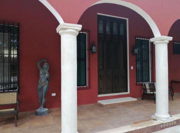 Casa · 3500m² · 8 Recámaras · 8 Estacionamientos · Quinta de Estilo Colonial Cerca de La Playa