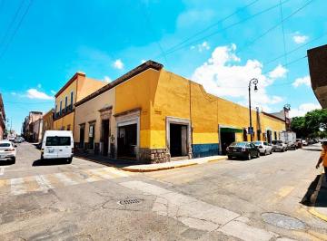 Casa · 399m² · Casa Habitacional y con Locales Comerciales en Venta