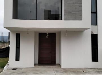 Fachada · Casa en Venta en Coto Paraje Zona Galerias Santa Anita Tlajomulco