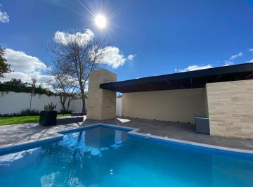 Casa · 143m² · 3 Recámaras · 2 Estacionamientos · En Privada Cerca de Prol. Muñoz