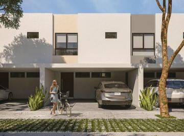 Fachada Principal · Townhouse en Venta en Cholul, Mérida