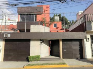 Casa de 5 habitaciones, Tlalnepantla de Baz · Casa en Renta en Club de Golf Bellavista, Atizapan