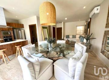 Casa · 160m² · 3 Recámaras · 2 Estacionamientos · Casa en Venta Residencial Av Huayacan, Cancun.