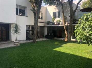 Casa · 475m² · 4 Recámaras · 3 Estacionamientos · Casa en Venta, Calle Cerrada en Parte Baja San Jerónimo