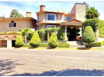 Casa · 750m² · 4 Recámaras · 6 Estacionamientos · Casa en Venta en Lomas de Valle Escondido, Atizapan