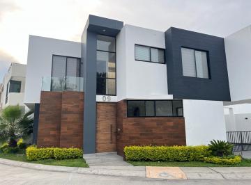Casa de 4 habitaciones, Zapopan · Excelente Casa en Venta en Valle Imperial
