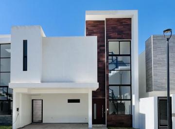 Casa · 225m² · 3 Recámaras · 2 Estacionamientos · Preventa Casi Frente Al Mar y con Roof Garden