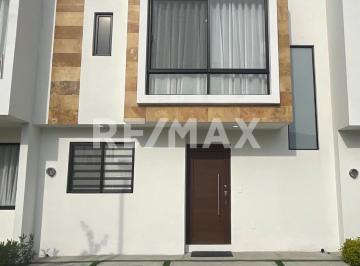 Casa en condominio · 126m² · 3 Recámaras · 2 Estacionamientos · Casa Venta en Juriquilla - (4)