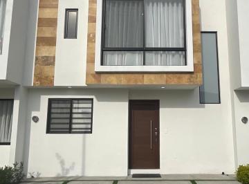Casa en condominio · 126m² · 3 Recámaras · 2 Estacionamientos · Casa Venta en Juriquilla - (4)