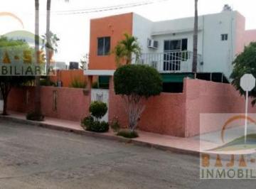 Casa · 400m² · 3 Recámaras · 2 Estacionamientos · Casa - Perla