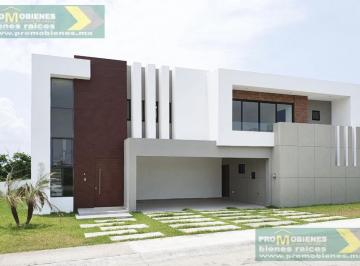 Casa · 357m² · 3 Recámaras · 3 Estacionamientos · Casa - Veracruz