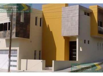 Casa · 185m² · 3 Recámaras · 2 Estacionamientos · Casa - Alvarado