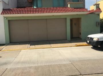 Casa · 4 Recámaras · 4 Estacionamientos · House - Coatzacoalcos Centro