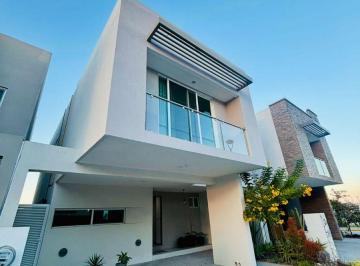 Casa en condominio de 3 habitaciones Venta MN 5,100,000 · Casa en Venta Nueva en La Vista Residencial Queretaro